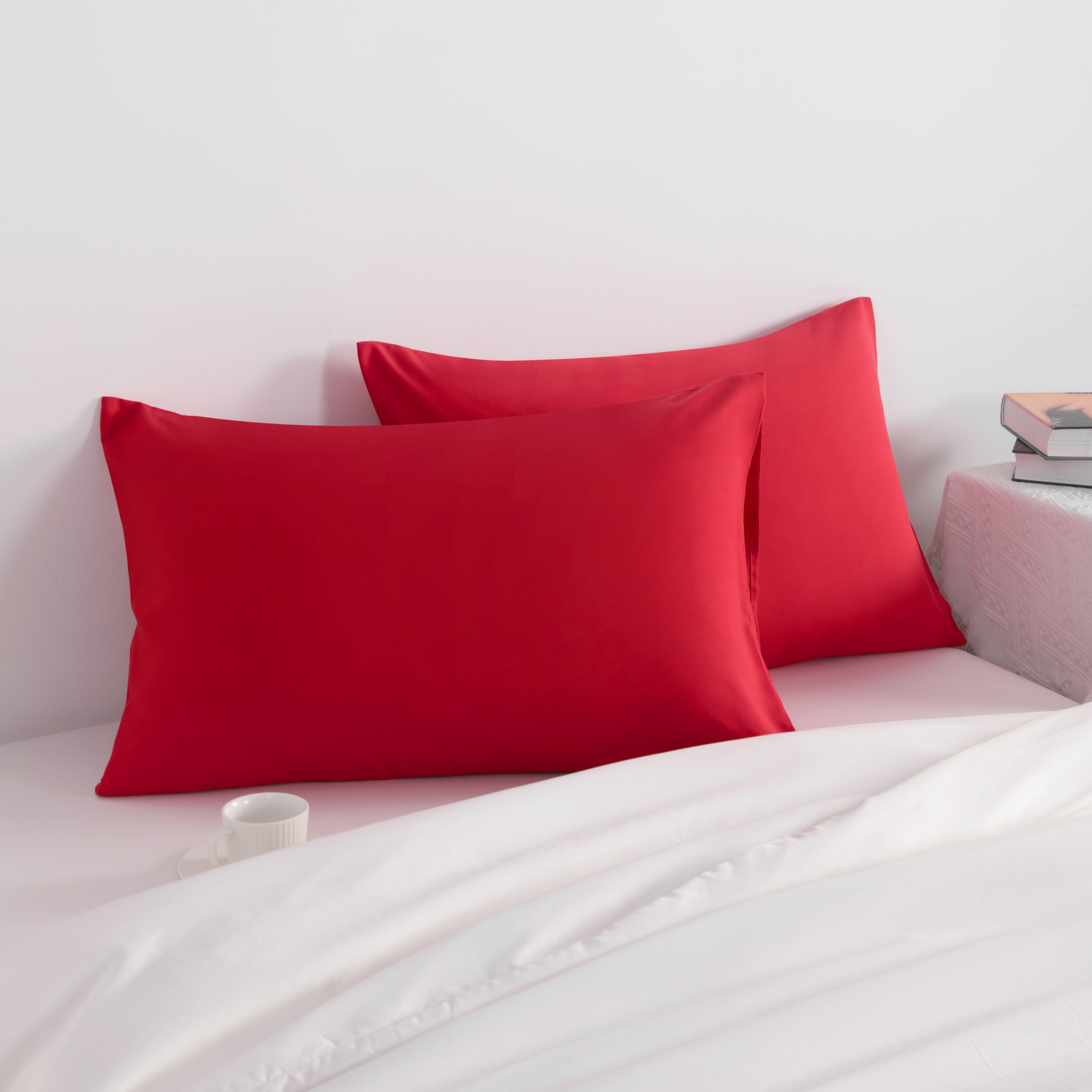 Lorviah 2-Piece Cozy Brushed Microfiber Pillowcase, Standard Size, Red